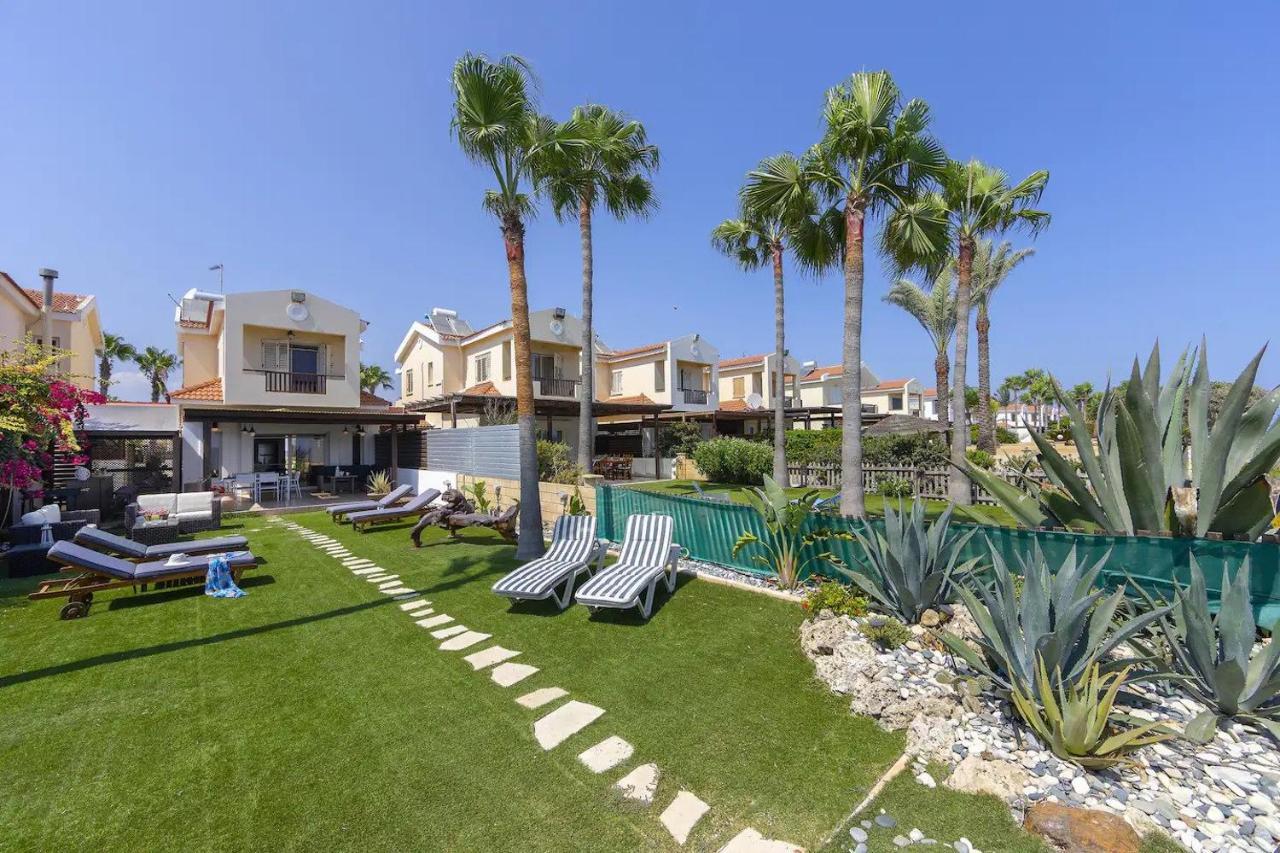 Beachfront Villa Carpe Diem Kiti Exterior foto