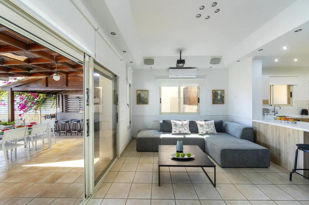 Beachfront Villa Carpe Diem Kiti Exterior foto