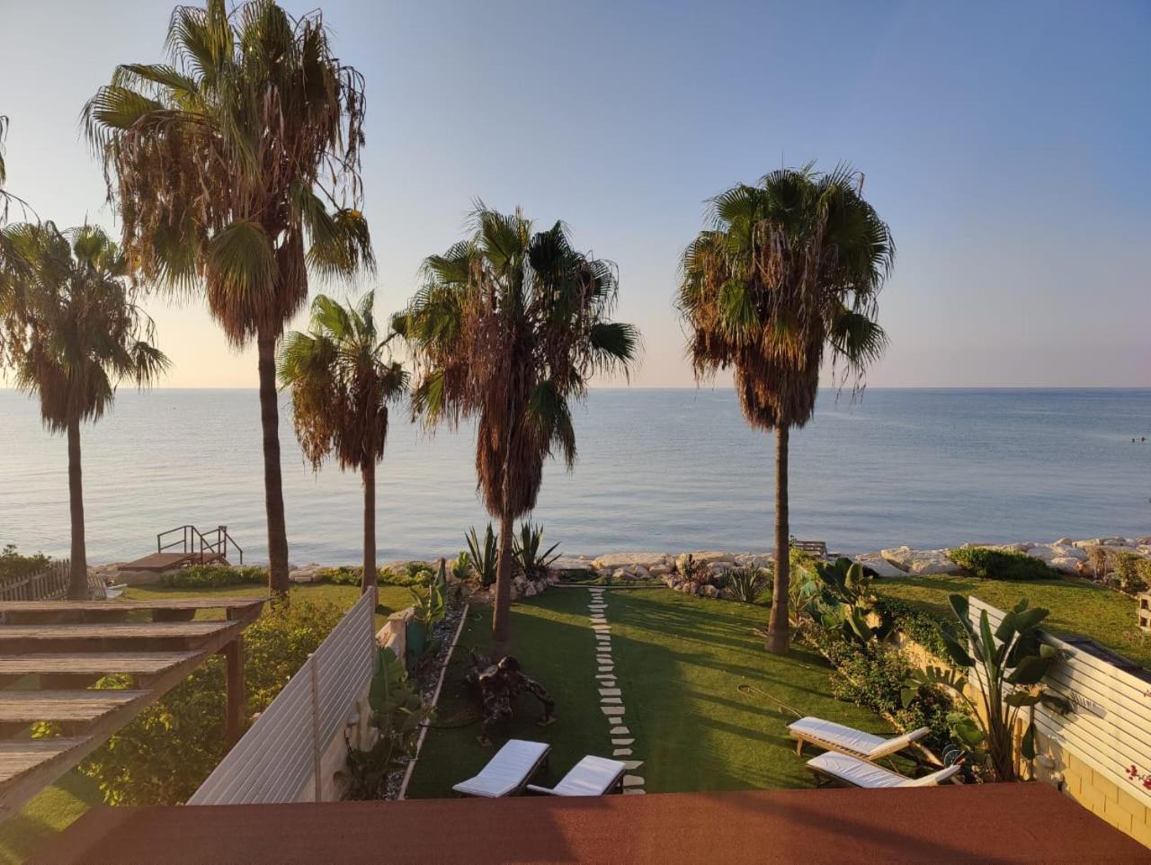 Beachfront Villa Carpe Diem Kiti Exterior foto