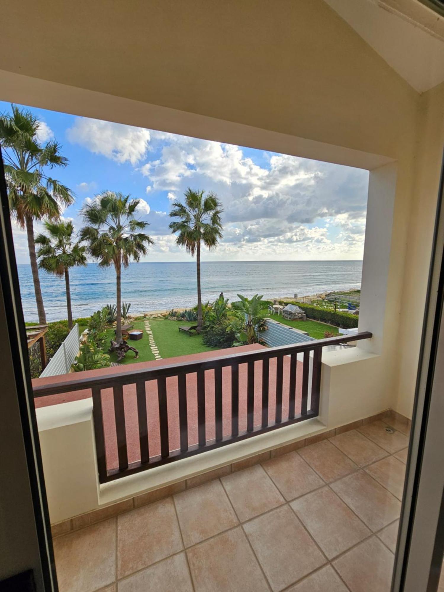 Beachfront Villa Carpe Diem Kiti Exterior foto