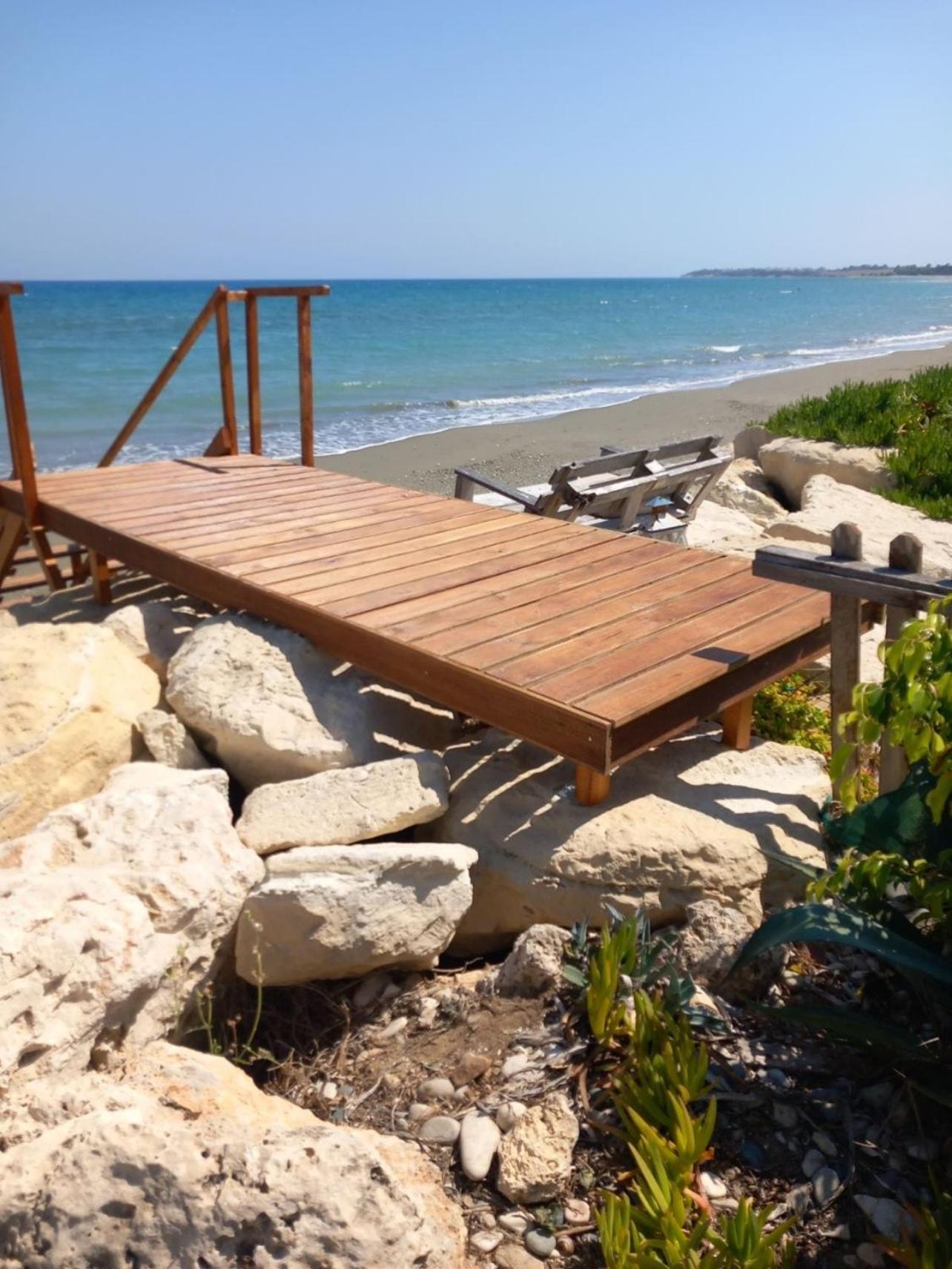 Beachfront Villa Carpe Diem Kiti Exterior foto